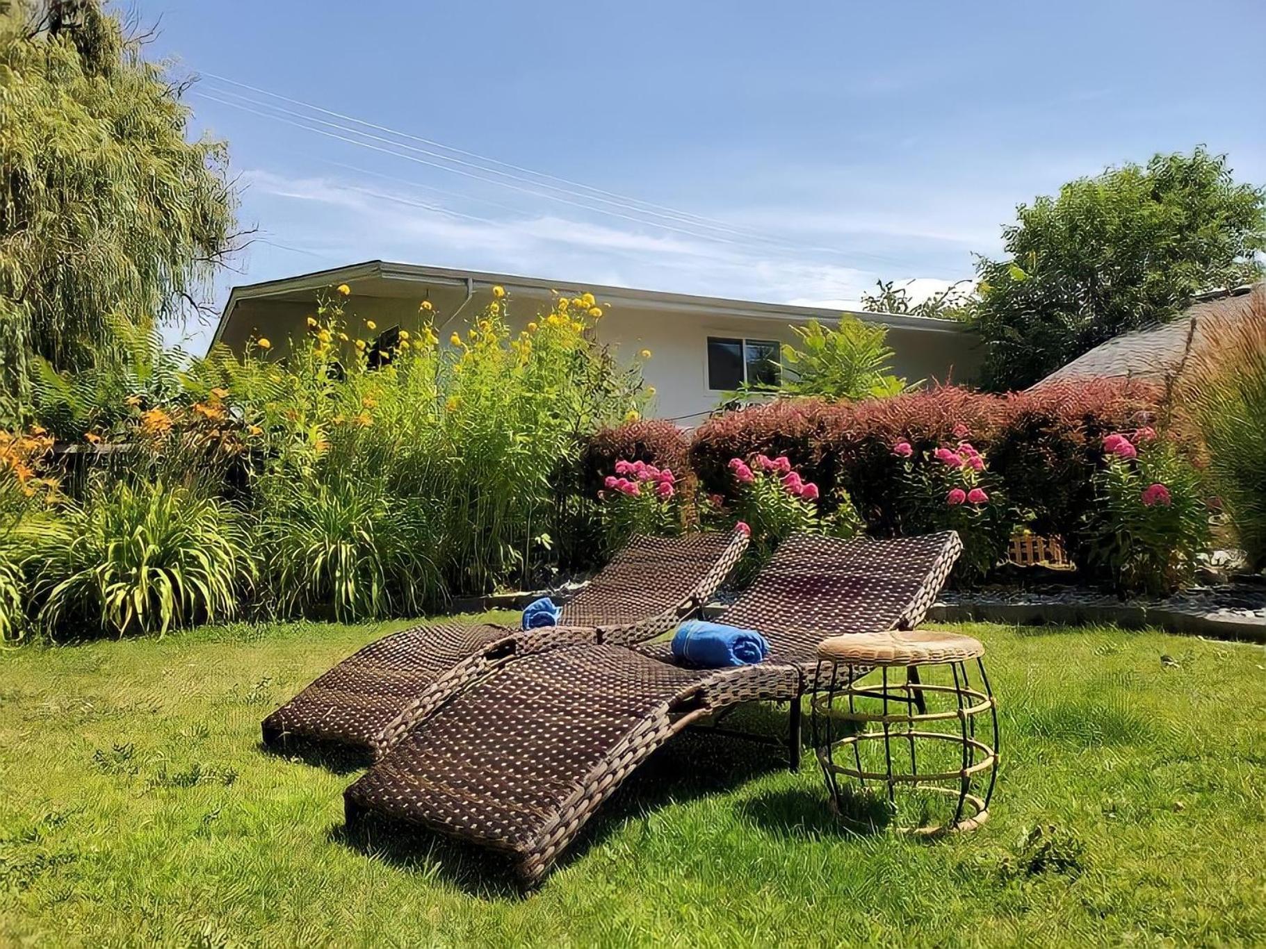 Serene Waterfront Escape With Pool, Hot Tub & Breathtaking Views - Pet Friendly Holiday home