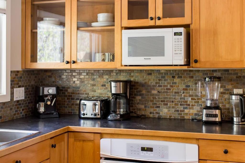 Serene Waterfront Escape With Pool, Hot Tub & Breathtaking Views - Pet Friendly