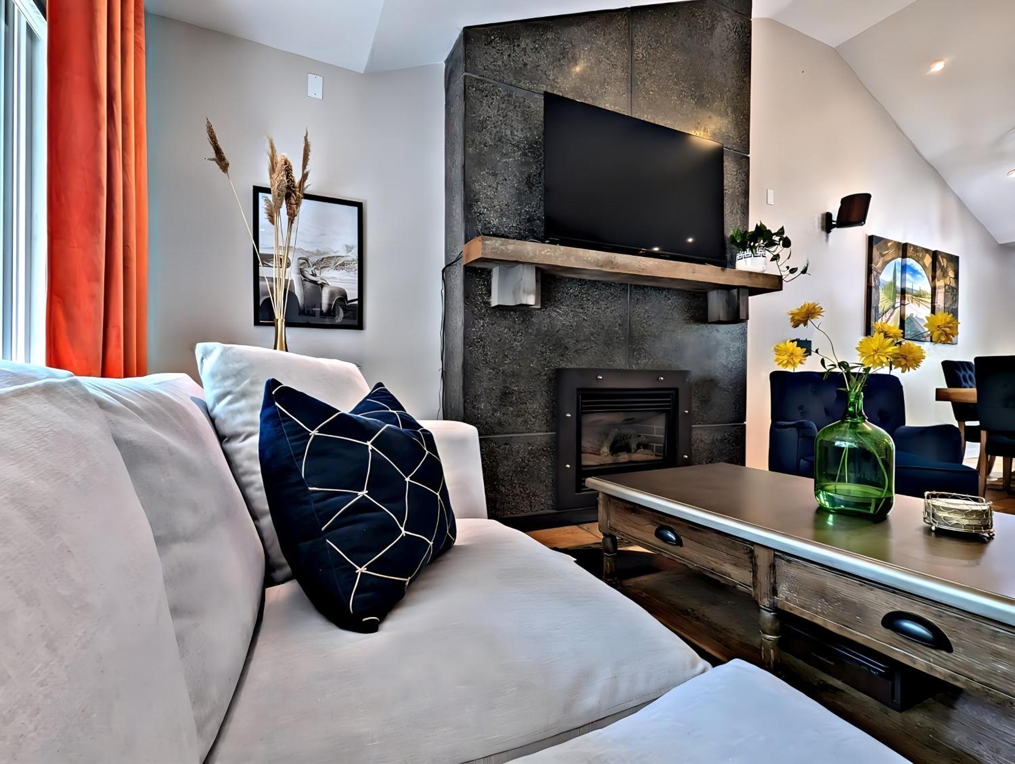 Holiday home Serene Waterfront Escape With Pool, Hot Tub & Breathtaking Views - Pet Friendly